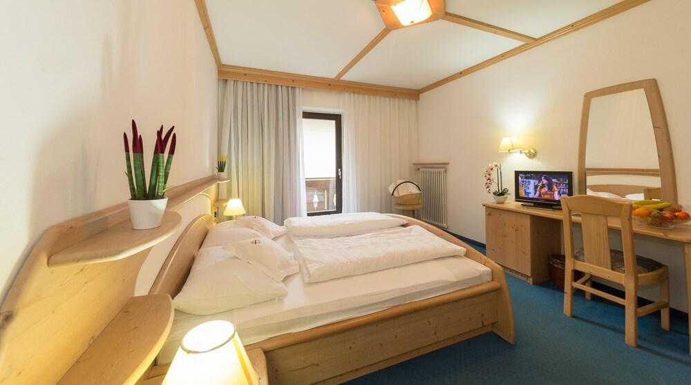 Hotel Hellweger Campo Tures Exterior foto
